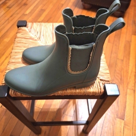 Jack Rogers Olive Green Ankle Rain Boots - Size 8 - Picture 5 of 7
